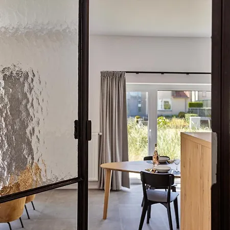 Luxe Strandappartement Met Zonneterras & Parking Apartment *