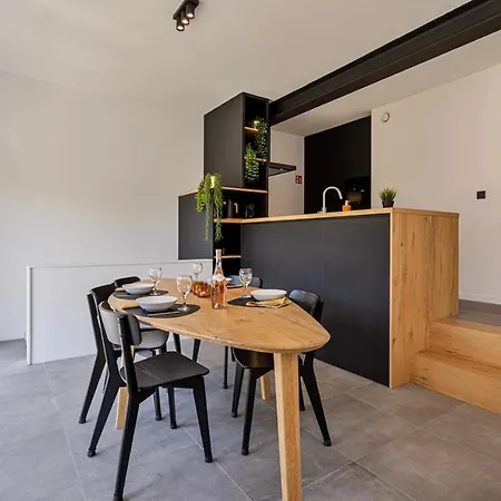 Luxe Strandappartement Met Zonneterras & Parking Apartment
